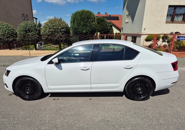 Skoda Octavia cena 37500 przebieg: 219000, rok produkcji 2020 z Tarnów małe 211